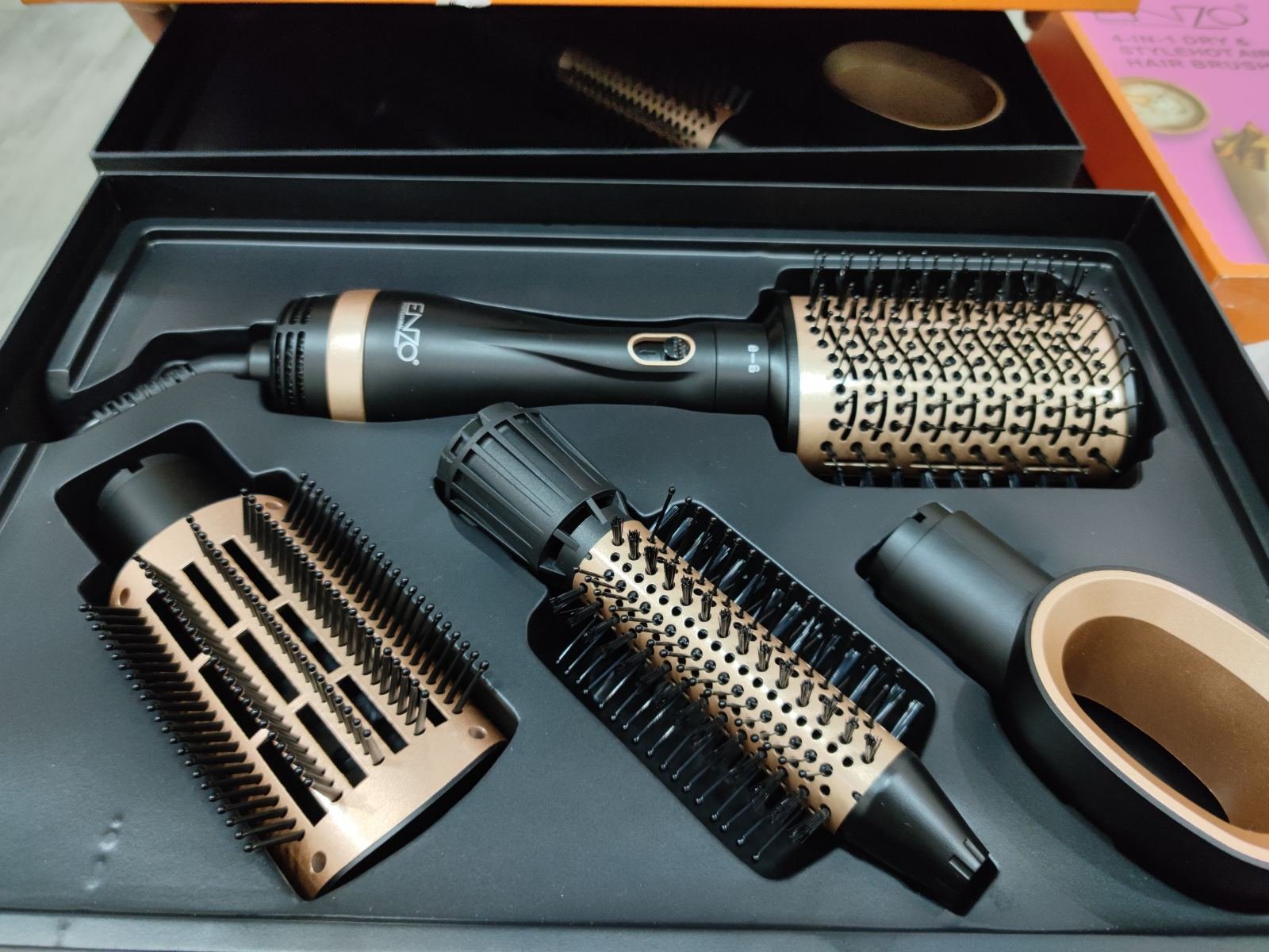 Pack ENZO Sèche-cheveux & Volumateur & Brosse à air chaud 4en1 – Image 6