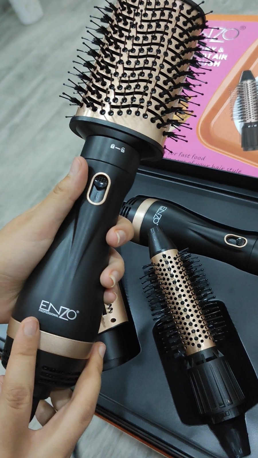 Pack ENZO Sèche-cheveux & Volumateur & Brosse à air chaud 4en1 – Image 2