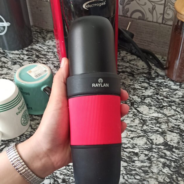 Mini Machine à café portable 2en1 rechargable 15Bar (compatible avec les capsules Espresso et le café en poudre )