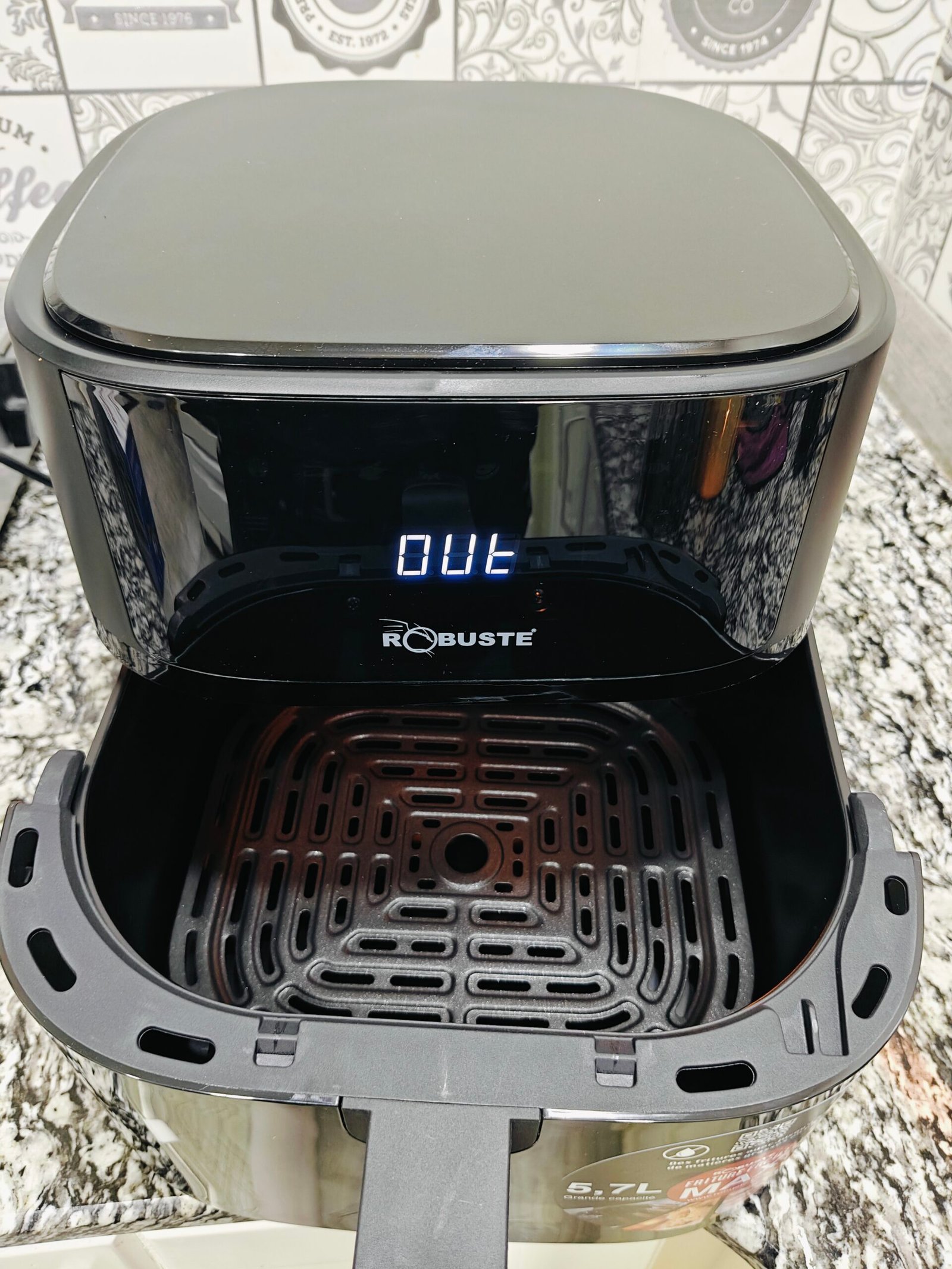 Friteuse sans huile Airfryer 5,7 litres 1700W ROBUSTE Originale avec 8 prereglages et une lampe Avec Fenêtre Visible – Image 5